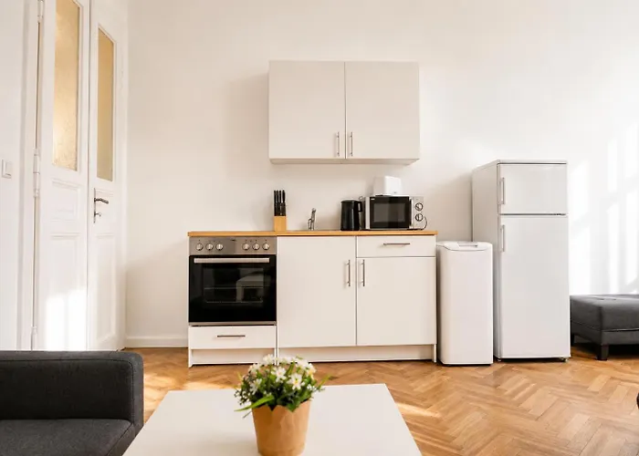 Joyful 4br @ Superb Location Near Akh Hospital *