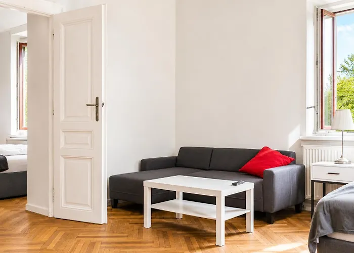 Joyful 4br @ Superb Location Near Akh Hospital شقة *