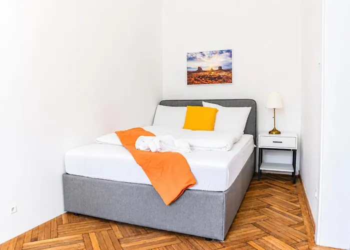 شقة Joyful 4br @ Superb Location Near Akh Hospital *