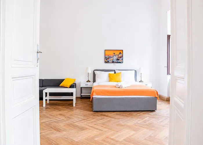 شقة Joyful 4br @ Superb Location Near Akh Hospital *
