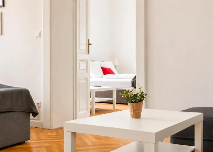 Joyful 4br @ Superb Location Near Akh Hospital *