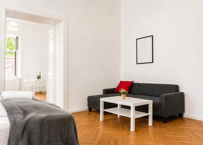 Joyful 4br @ Superb Location Near Akh Hospital فيينا