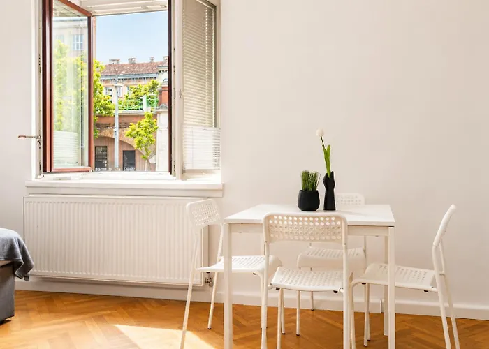 شقة Joyful 4br @ Superb Location Near Akh Hospital